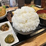 わ楽 - ご飯は“ハマさん盛り”(軽量の新型)
