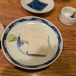 吾妻橋 やぶそば - 一切れ食べた後のいたわさ。分厚いです