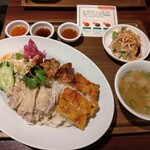 2階のタイ料理屋 コップン天満 - 