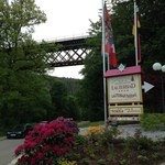 HOTEL LAUTERBAD - ホテル入り口の案内板