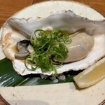 炭火とうまいもん 暁 - 焼き牡蠣