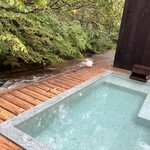 山人 - 川辺の露天