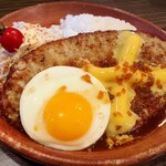 びっくりドンキー - 料理写真:カリバーチーズディッシュ、エッグトッピング