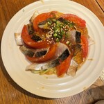 吟魚のはなれ  吟チロリ - 炙りしめサバゴマカルパッチョ