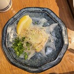 吟魚のはなれ  吟チロリ - あじユッケ