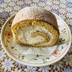 グレートリーフ - 「紅茶ロール」464円税込み♫