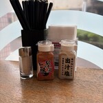 しぶそば 中央林間店 - こんな調味料がテーブルに！