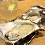 モントナイン - ・スーパーレモンサワー 1,600円/税込
・広島生牡蠣食べ比べ 3p 2,600円/税込
(沖ノ島、岩牡蠣、小町)