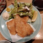 おいしい寿司と活魚料理 魚の飯 - 