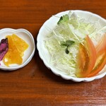 勝時 - サラダと漬物