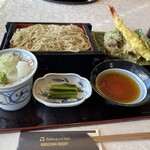 太平洋クラブ軽井沢リゾート - ランチ　信州手打ち蕎麦と海老ときのこ天麩羅