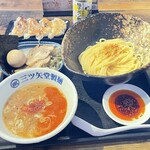 三ツ矢堂製麺 - マル得 柚子風味つめんと
手仕込み 大餃子