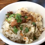 幸ちゃんそば - 味濃いめの炊き込みご飯。