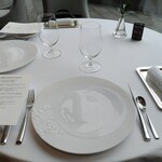 フィリップ・ミル 東京 - テーブルセッティング