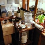 ミニヨン　坂ノ上 - 店内カウンター横特説カウンター