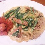 ルミエール - 2014.11. ほうれん草とベーコンのクリームソース　チビ用にウィンナーのライオンさん♪