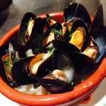 Sherry steamed mussels