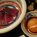 鶴に橘 - 本まぐろのお造り 黄身醤油で