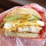 ケンタッキーフライドチキン - 月見チーズフィレバーガー(マヨ・レタス増量)、断面！