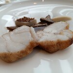 フィリップ・ミル 東京 - 鮟鱇のムニエル　パースニップ
      牛蒡　アーティチョーク　茸の旨味