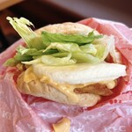 ケンタッキーフライドチキン - 月見チーズフィレバーガー(マヨ・レタス増量)