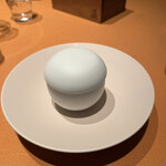 モノリス - 6皿目
      和栗のスープ、フォアグラのポワレ栗とセロリのソテー、トリュフ、クランブル。