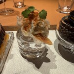 モノリス - お米のクレープ、パプリカのムース、チーズ、シラス