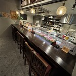 串やき いっしん - 1階はカウンター6席