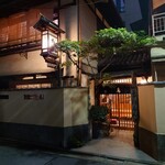 ぼたん - 明治時代の建物がそのまま残っている風情のあるお店です