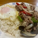 タイレストラン　リナ - お肉とピーマン炒めライス