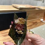 鮨ト酒肴 富かわ - 『名物』マグロッシーニ（まぐろのたたき、トリュフ、金箔）