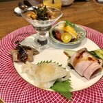 シルクバレル - 前菜５種盛。これまた注文マスト