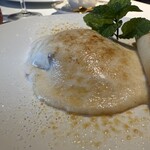 シェ・スガヤ - 【洋梨の赤ワイン煮、グラタン仕立て】