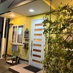 ヴィオニエ - お店の外観…裏と表に駐車場があります