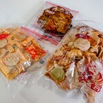 えびせんべいの里 - 料理写真:えびせんいろいろ700円、いか七味800円、チーズサンド600円