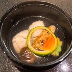 厨 花膳 - 鱧と道産松茸のお吸い物