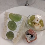 fruits peaks - セイボリー フルーツサンド 生ハムグレープ マスカットカプレーゼ