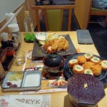 とんかつKYK - カキフライとヒレ合盛りにアスパラ巻と貝柱フライ追加。