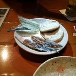 高田屋 - お通しは七輪で炙って食べるのよ～