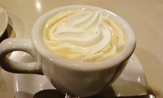 ウィンナーコーヒーページ ウィンナーコーヒー」とは？どんな見た目で、どんな味？｜株式