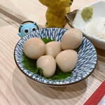 うどんと酒とお出汁と、 - うずらの出汁醤油漬け　380円（税込）