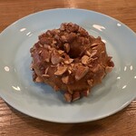 トロッポ ドーナツ - 塩キャラメルナッツ　399円税込