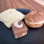 喜代雀 - 料理写真:ボン＆プチフール＆シュークリーム