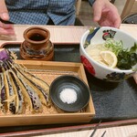 うどんと酒とお出汁と、 - 満腹さんは、揚げ物がないと、我慢できなかったらしい　※うどんは、普通盛り（200g）