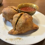 アムリタ インドスパイスカレーとナンと - サモサ