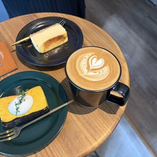 Apartment coffee door_1