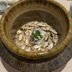 酒とごはん ちりん - 松茸と真鯛の土鍋ご飯