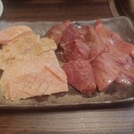 黒毛和牛タンとハラミ 焼肉ごりちゃん - 