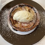 ポワソンルージュ - プラムのクラフティ