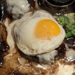 ハンバーグステーキ jumbo - 目玉焼きも枠に入れられて‥